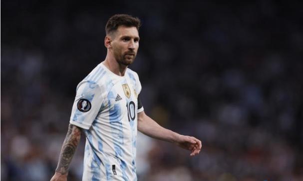 里程碑，海港前锋冯劲已在中国顶级联赛出战200场